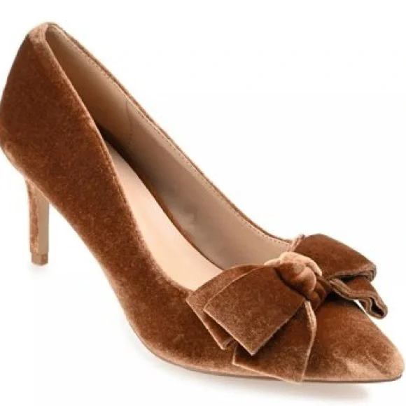 Journee Collection Crystol Velvet Pump in Elegant Brown - Size 9.5 NWOT - Picture 1 of 12